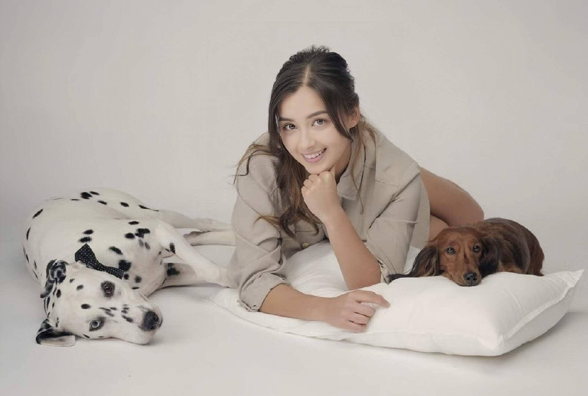 tvb混血女星谢嘉怡获力捧,空降剧组成女主角,因演技差很少拍剧_陈维冠