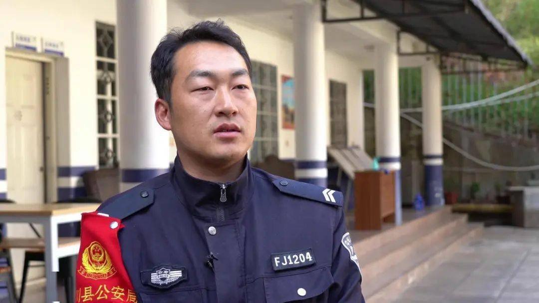 黄建文,好样的!_救助_游客_索道