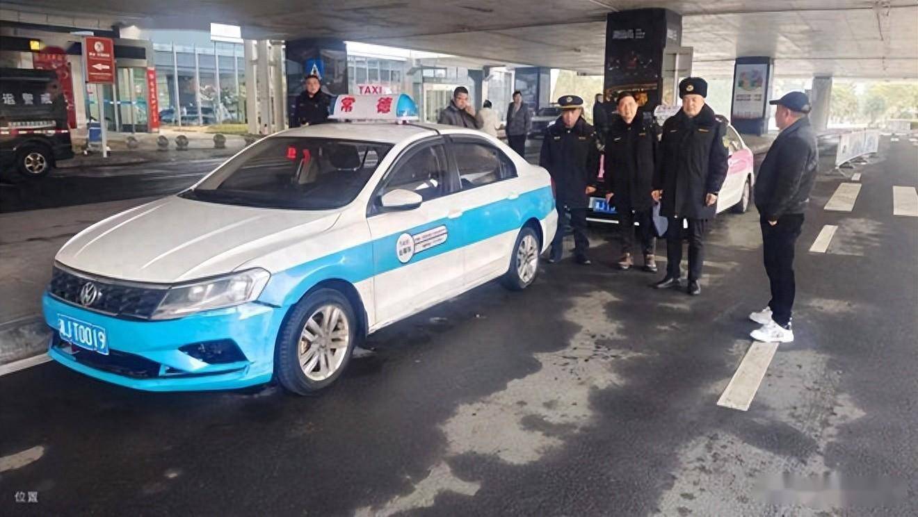 常德市交通运输执法支队重点加强了高铁站,汽车总站,柳叶湖汽车站等