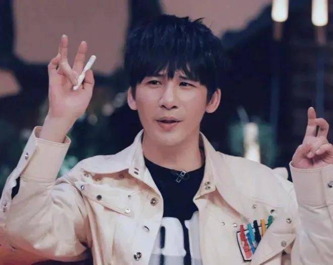 大张伟国外养私生子?马思纯求欧豪复合?鹿晗给女友家还债?