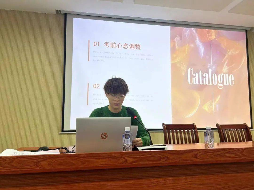 美术学院大二学生吴心儿)发言▲三明九中党总支书记郭立龙致辞▲三元