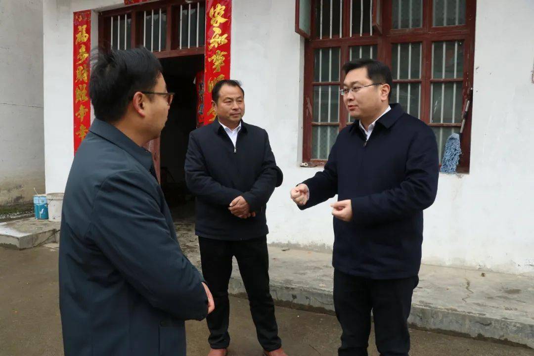 许庆一在调研指导低温雨雪冰冻天气防范应对等工作时强调:全力维护