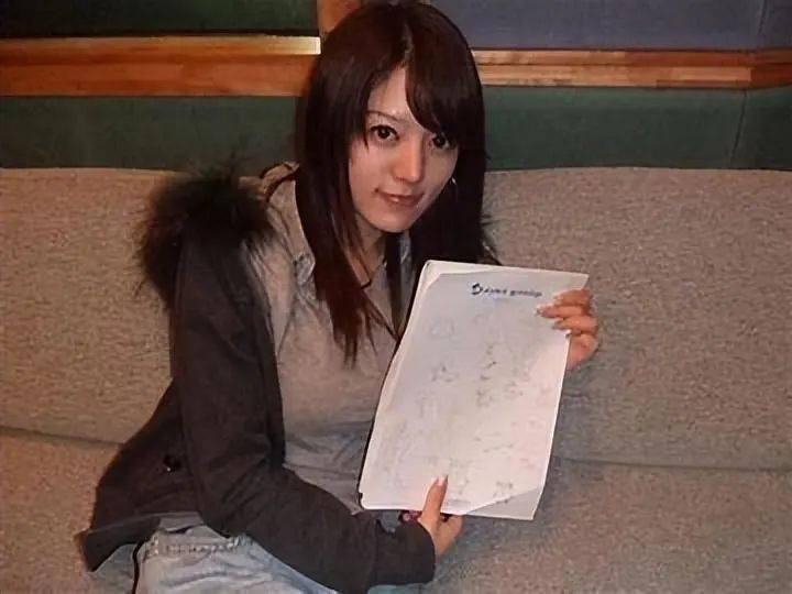 "娱乐圈隐形富婆"阿兰:21岁打败王菲,戴上亿九眼天珠,啥来头_节目