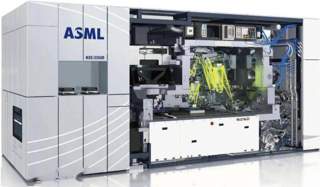 在美国制裁的阴影下,这款搭载着华为自主研发的麒麟芯片的手机,引发海