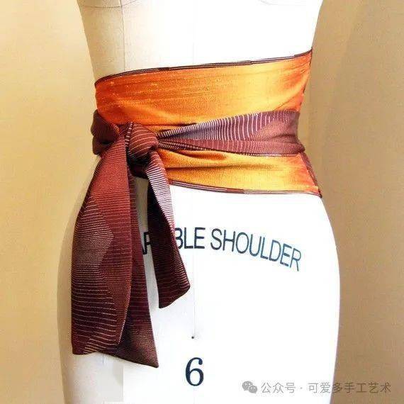 穿的衣服裙子太普通不显身体?一根腰带就可以帮到您!