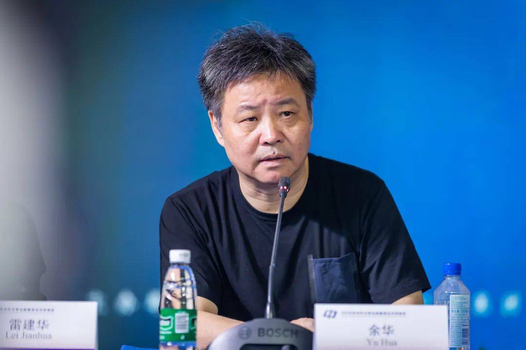 第一次登上《巴黎评论》,余华说了什么?_文学_访谈_写作