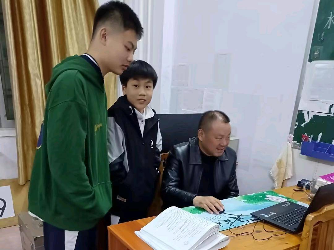 所属学校:中山市华侨中学支教学校:惠州市博罗县杨村中学九月份肩负"