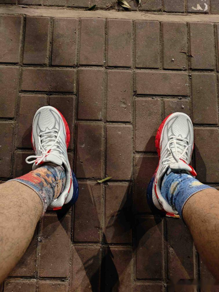 最重要的是恢复时间,也就是睡眠,每天最少得保证