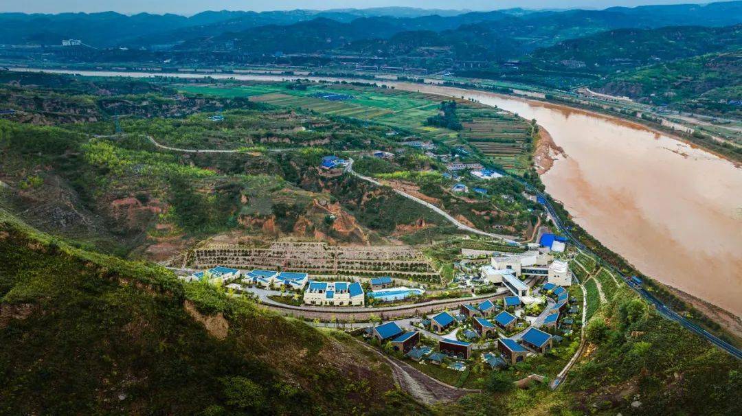 吴堡要写岁月与长河共同执笔勾勒出天然泉眼"横沟温泉"写潺潺流水与习