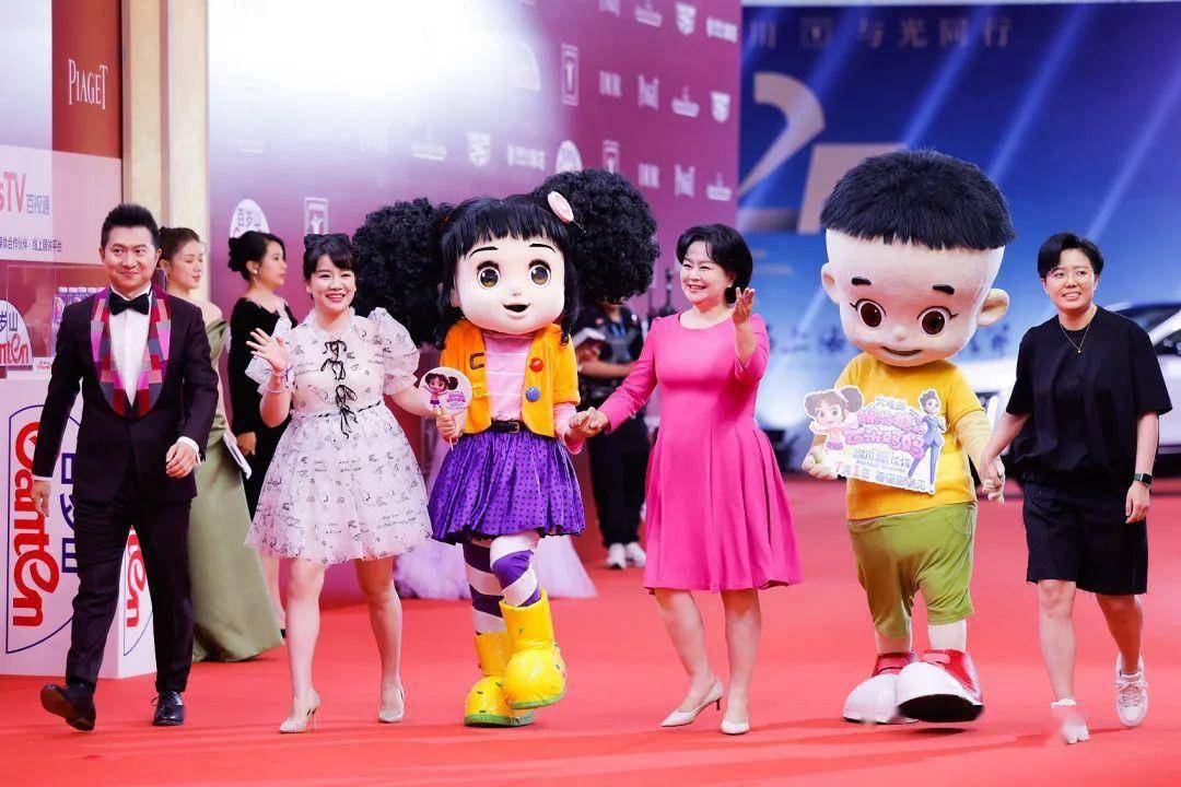 来源:微博@红果果绿泡泡哦小时候我打过节目的热线电话,问智慧树怎么