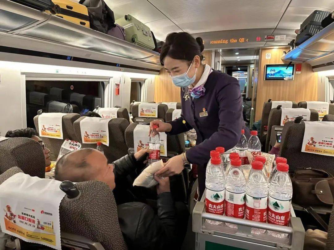 2024年2月20日,高铁三车队g3163次列车因受冻雨天气影响限速晚点,又正