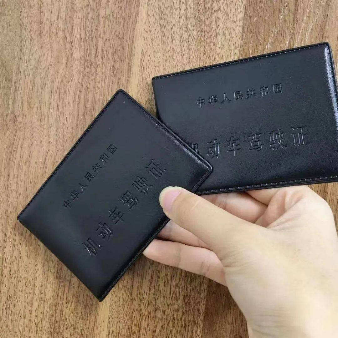 易如反掌,简直易如反掌啊又会手写春联,化妆爆改,勇闯科三既能一人