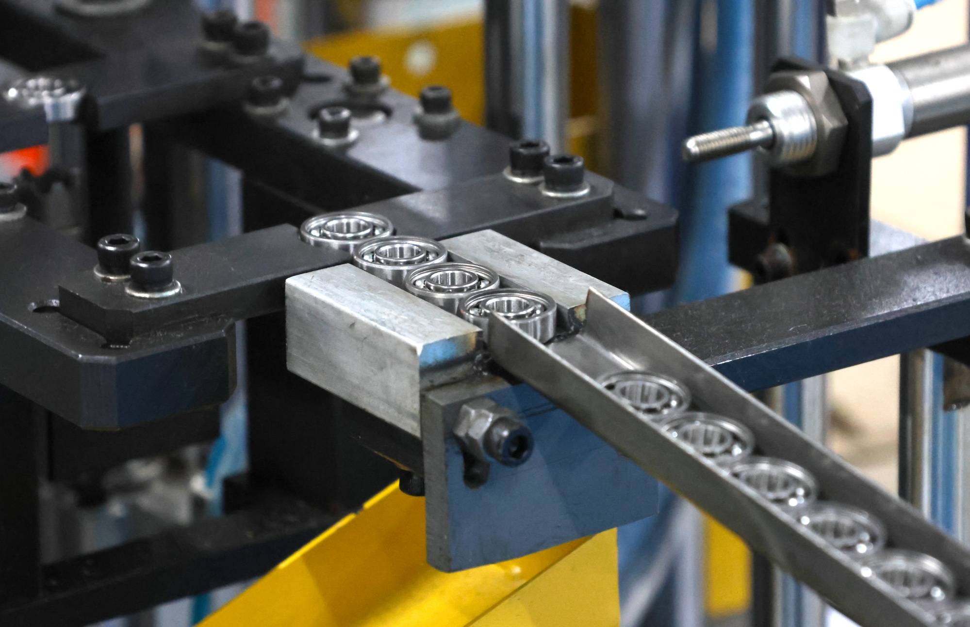 一家返乡创业的轴承企业,生产的轴承产品广泛应用于家用电器,医疗器械