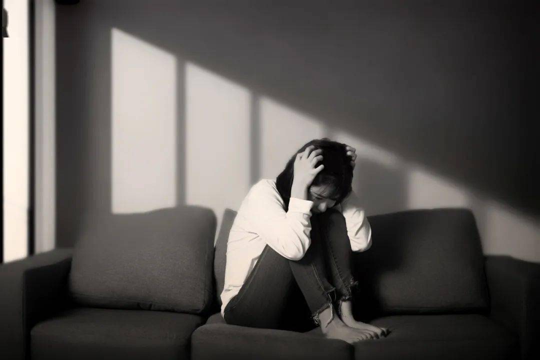 工作案例丨家,校,医联手——让轻生女孩从悲观脆弱到乐观坚强_母亲