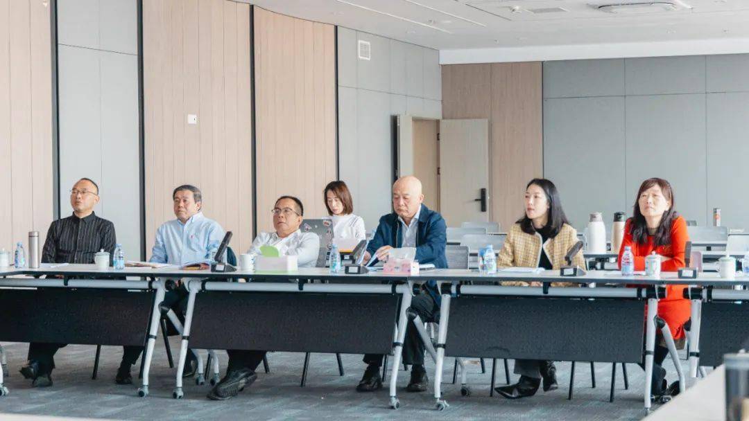 福州英特投资集团有限公司副总裁徐国立,校长助理钟杭州,黄鸿鸿,校