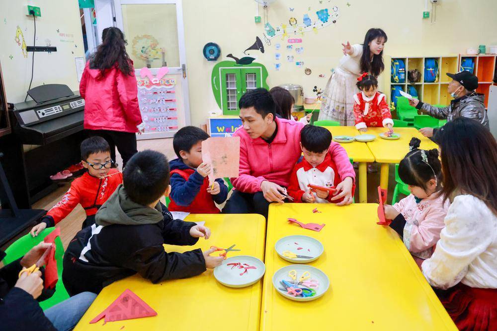 园内办起小庙会,"小苗"齐品新"庙趣"_文化_幼儿园_活动