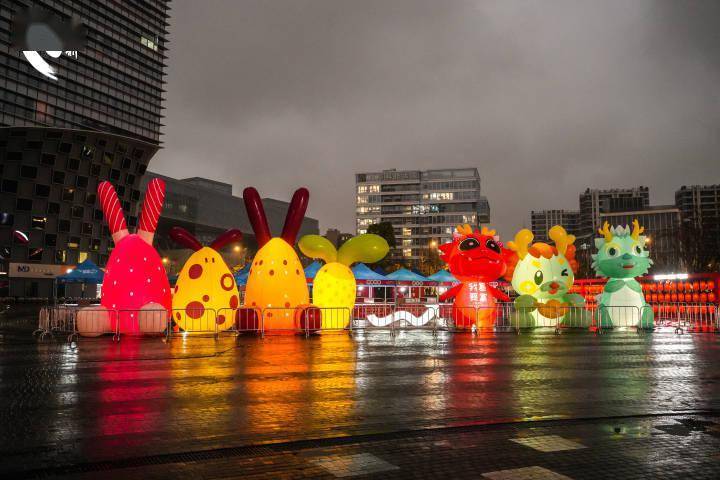 杭州东新街道元宵喜乐会热闹上演_传统_文化广场_花灯