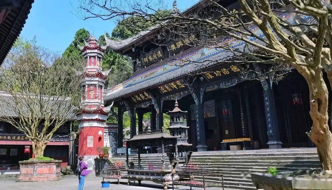 登青城赏春景,看花灯猜灯谜……多种玩法欢度佳节~_都江堰_景区_时间