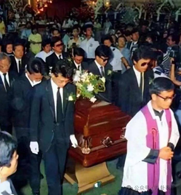 客死他乡的8位明星,个个令人惋惜,其中有两位央视主持人_吴孟达