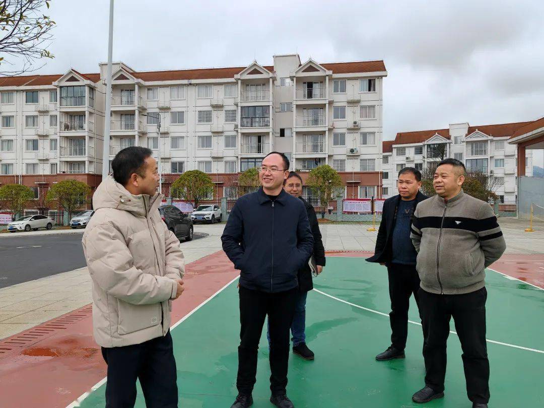 区教育局局长张博竣到城区部分学校督导调研开学工作_铜仁_情况_小学