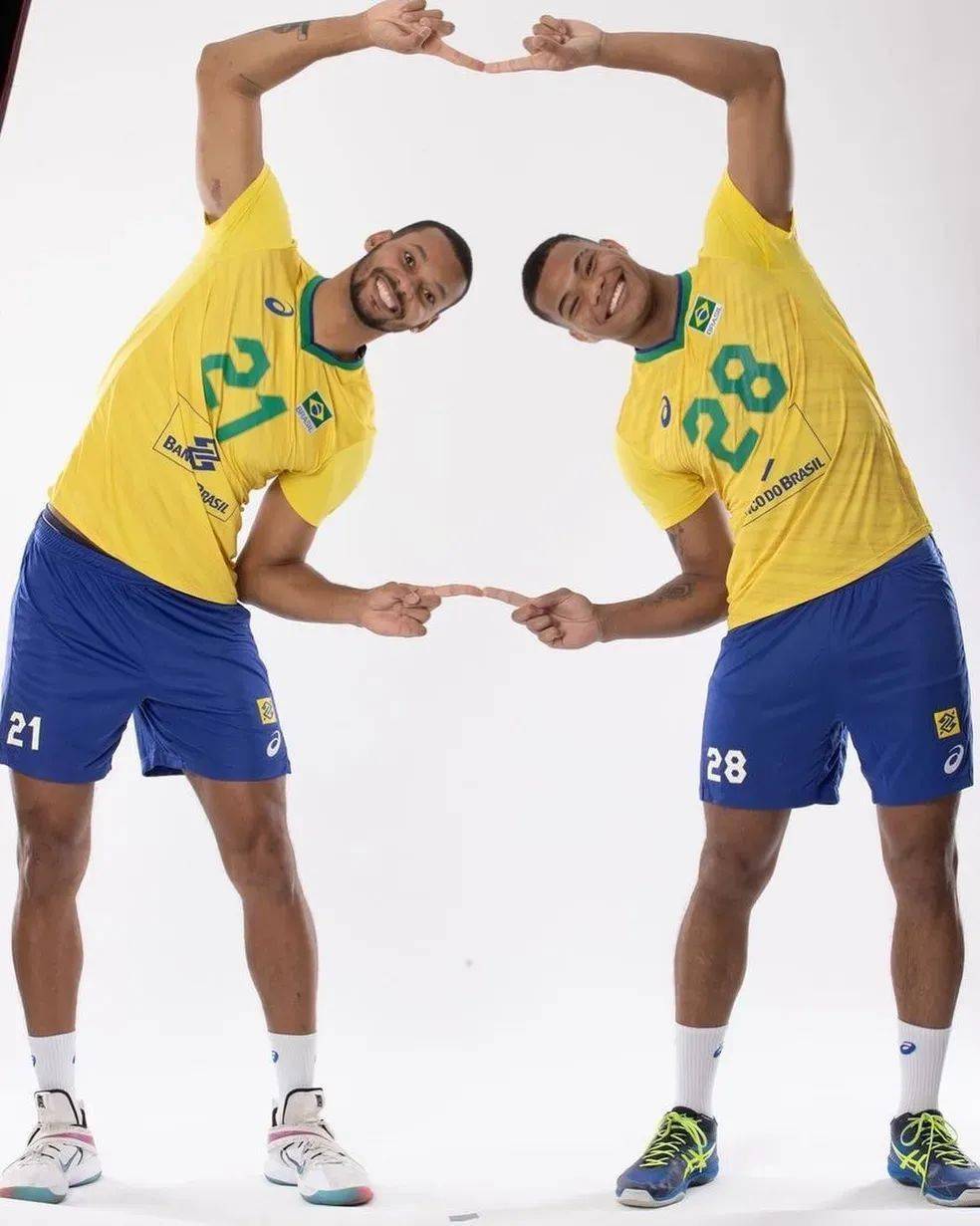 联赛,尽管当时正值他的哥哥阿兰·索扎alan souza因右腿受伤无法上场