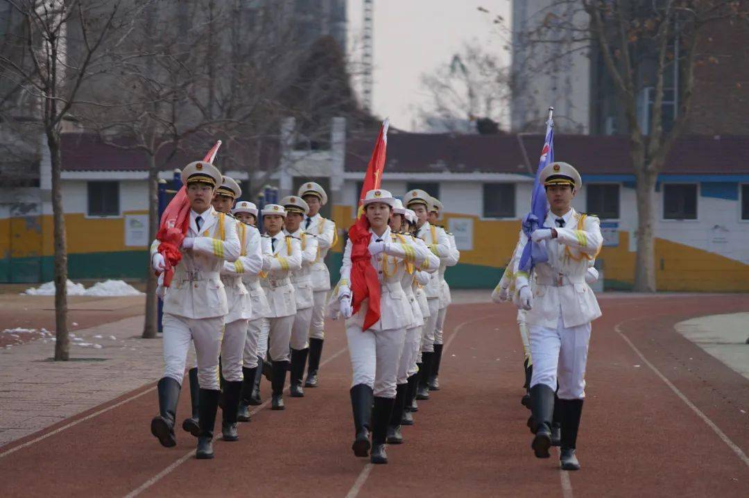 龙马精神起征程,热辣滚烫逐梦想——保定七中举行升旗仪式_生活_学期