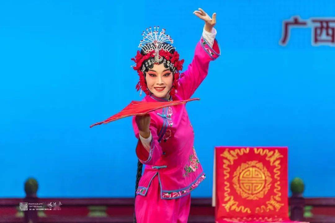 《戏曲荟萃专场演出》以传承,弘扬非物质文化遗产为主旨,既有国粹京剧