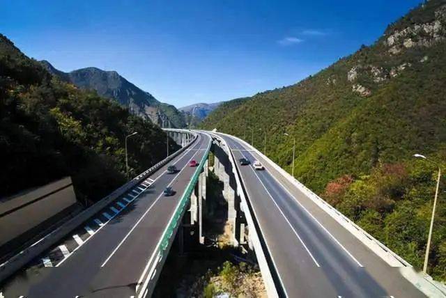 高速公路一般都没有安装路灯,为什么是这样?_搜狐汽车_搜狐网