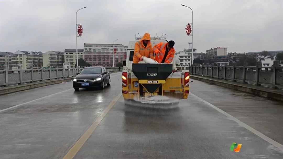 微洪江丨抗冰冻灾害保道路畅通"洪路人"在行动_工作_应急_公路