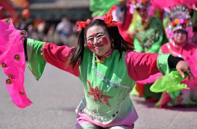 正月扭秧歌_龙头_旱船_庄稼人