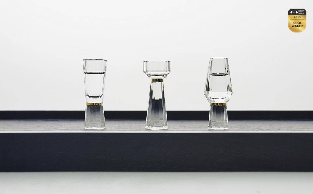 为国窖1573所设计的"十二折"酒器获得了2023年度伦敦设计奖金奖,则是