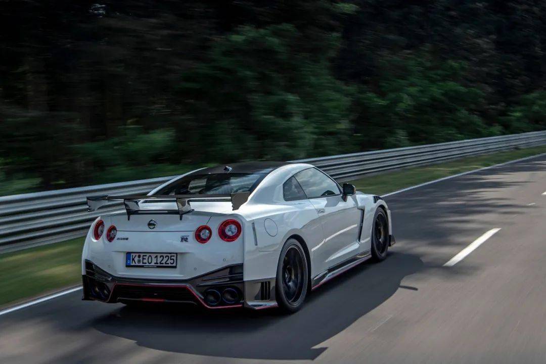 你大爷就是你大爷,autoart gtr r35 nismo 2022模型试玩_nismo_独立