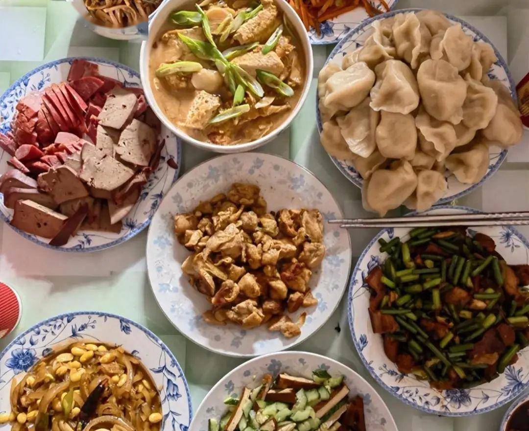 江苏女子远嫁山西,晒娘家与婆家晚餐对比,网友笑了:真实又搞笑_赵静荣