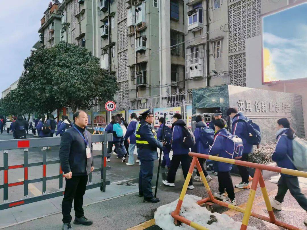 舞龙舞狮,福袋福娃,龙形头饰……随州开学模式"龙"重登场_曾都区_青年