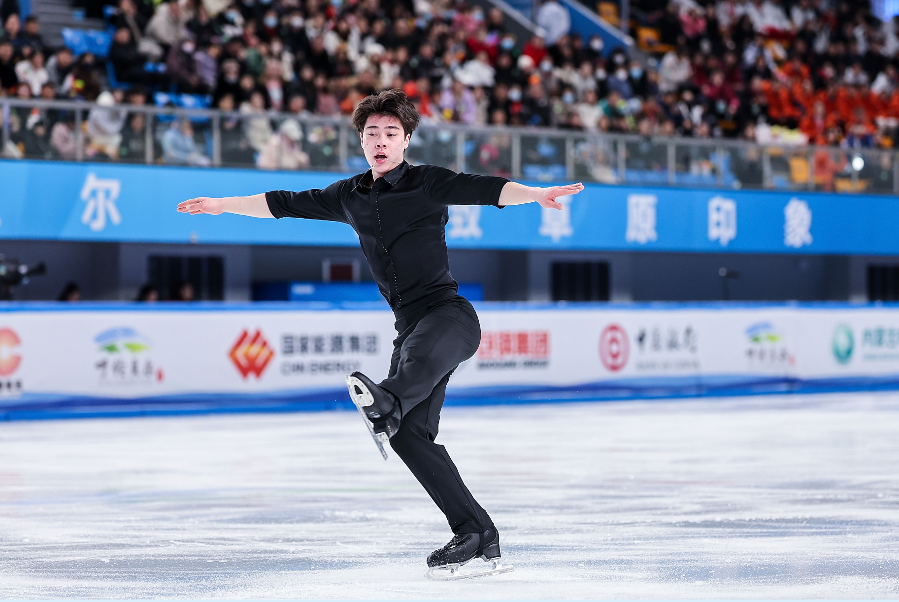 闫涵的恩师贾曙光,戴大卫赛后也多次表达感恩,"自从跟随贾老师开始