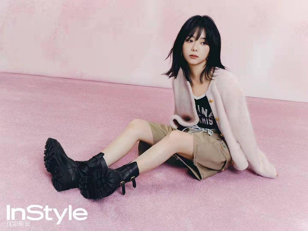 谭松韵过早发福?穿粉色t恤看着挺"丰腴",少女感全无!