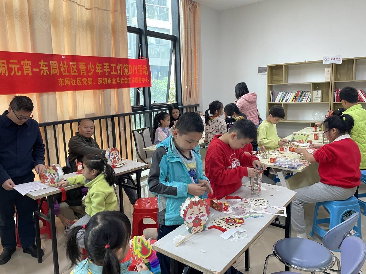 光明东周社区开展青少年手工灯笼diy活动_互动_深圳市_北斗