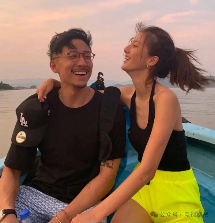 吴千语晒照为老公施伯雄庆生 二人甜蜜度假狂撒糖_来源_娱乐