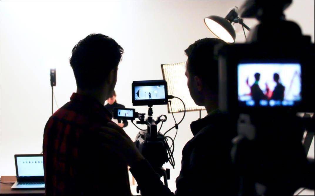 "霸总"出海,艰难保本_平台_成本_市场