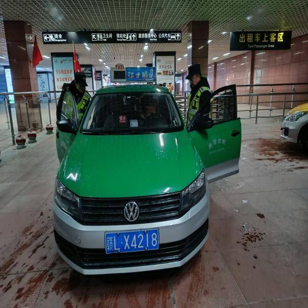 开学季"课"不容缓 交通执法护学模式"准时上线"_师生_出租汽车_沟通