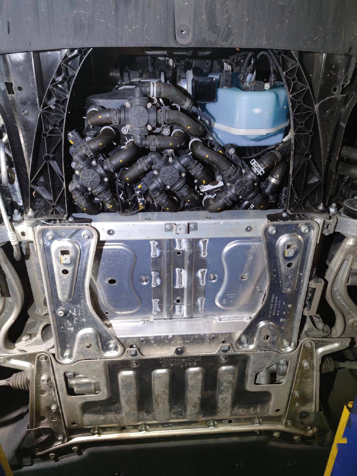 赛道第一,续航扎实,纯电跑车还属保时捷taycan,可惜两年亏40万_搜狐