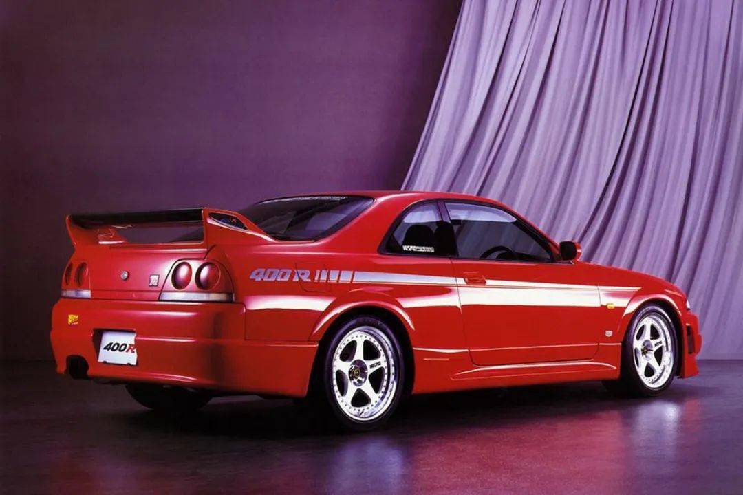 "东瀛法拉利"的本田nsx或者"日本劳斯莱斯"的丰田世纪都要贵上一大截