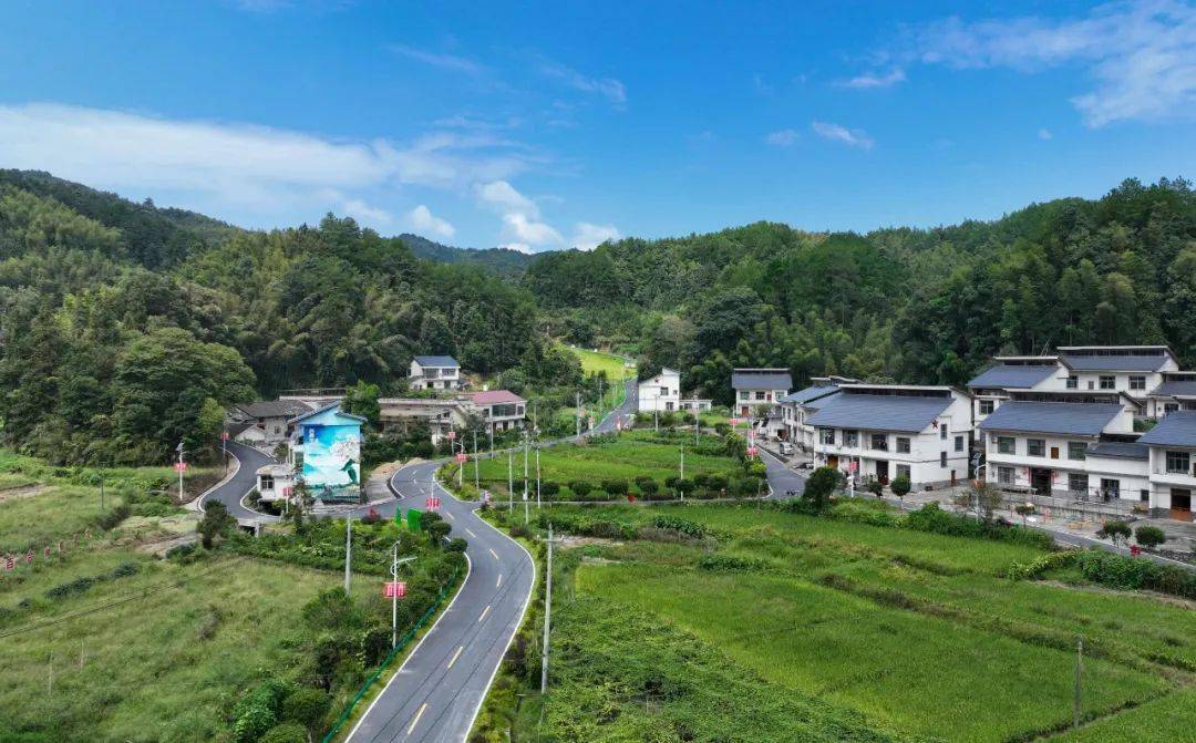 易地搬迁后续扶持工作获国家发改委通报表扬,乡村治理,脱贫人口小额