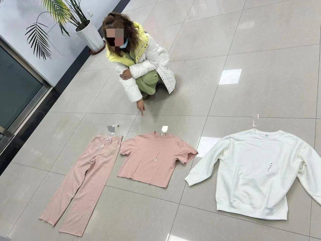 "爱美"女子因一时贪念盗窃衣服换来五日拘留_监控_进行_行为人