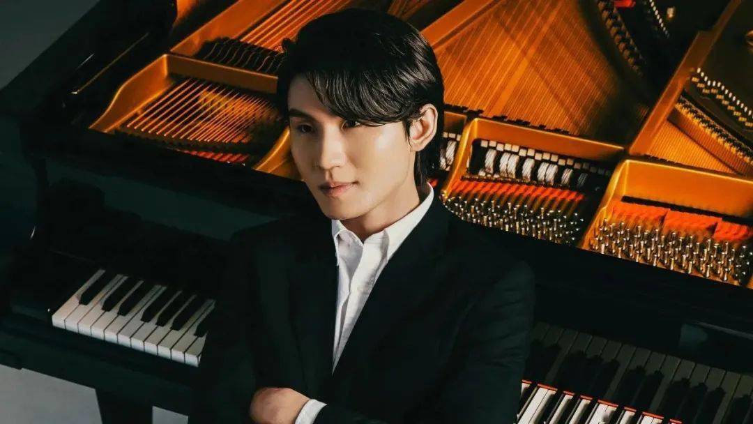 00 -致情感,致生命牛牛钢琴独奏会美丽的海滨城市厦门,孕育出殷承宗