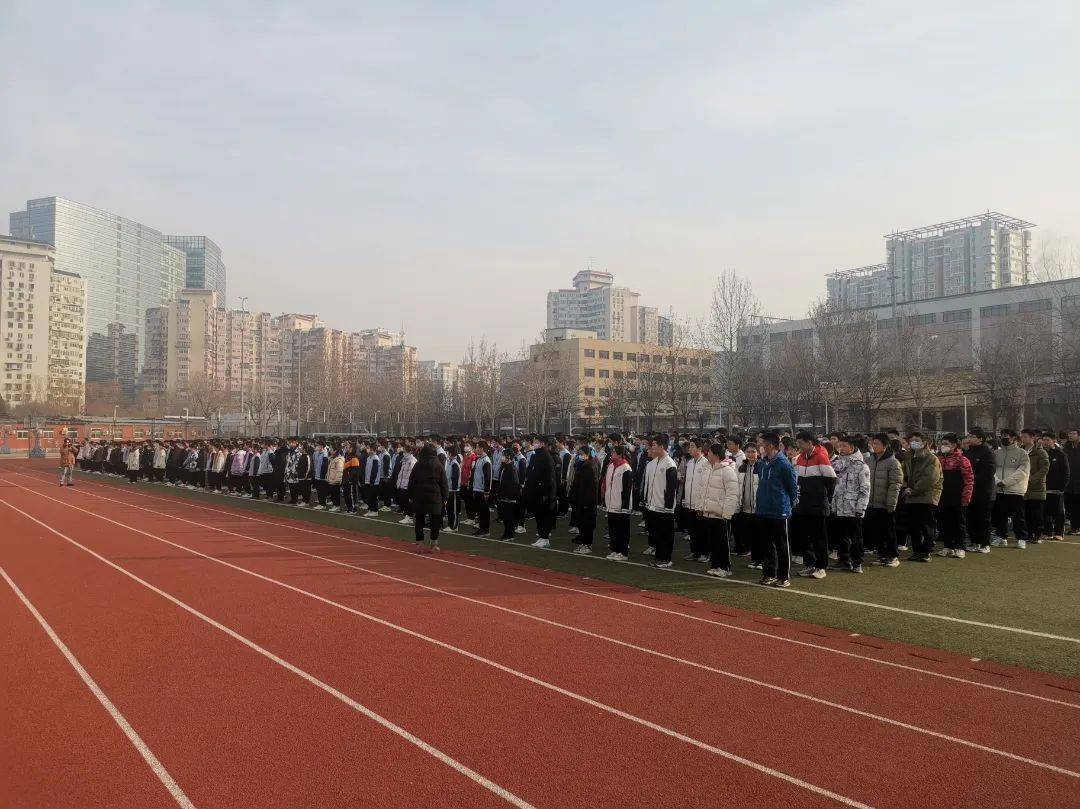 消防车开进校园 上好开学第一课——丰台消防深入北京市赵登禹中学