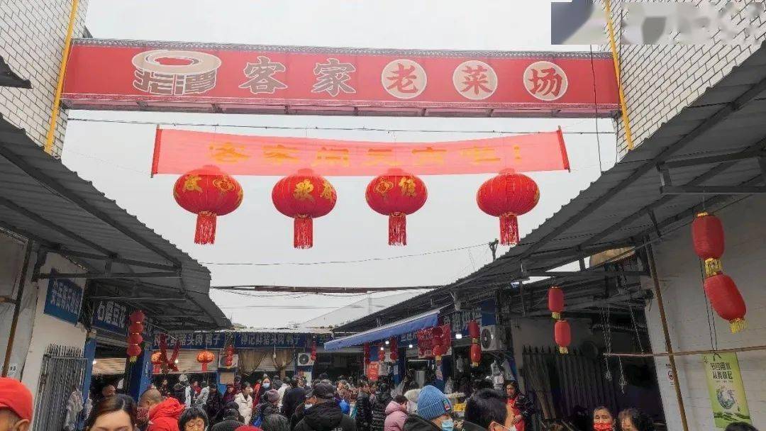 还有花灯制作,剪纸,老式爆米花,手工面人,糖画,糖葫芦等非遗手作体验