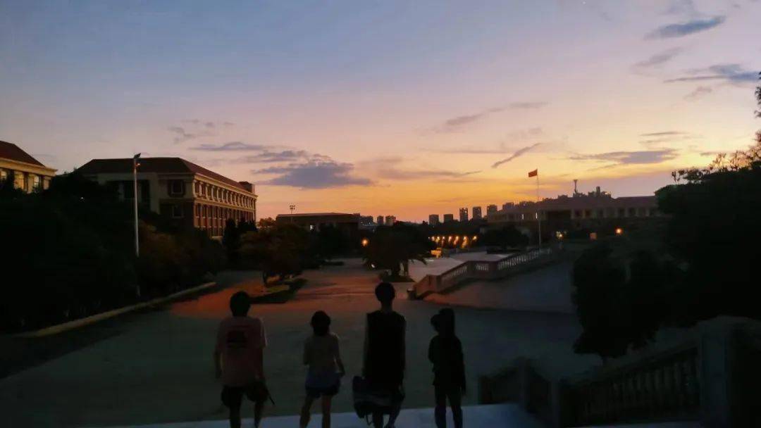 出品 | 新媒体中心图 | 张正 纪树恒 胡锐 张帅宋奇岳 茶映杰 卢富斌