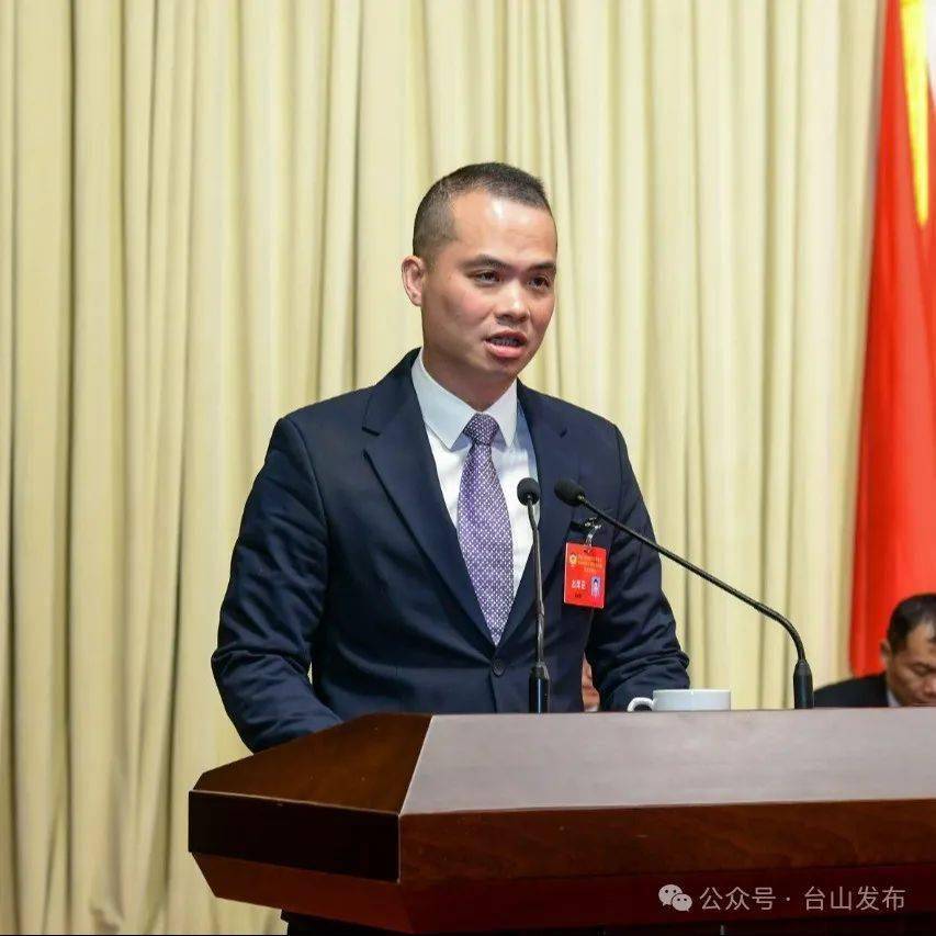 市政协委员,市消费者权益保护委员会九级管理职员曲磊代表市政协经济