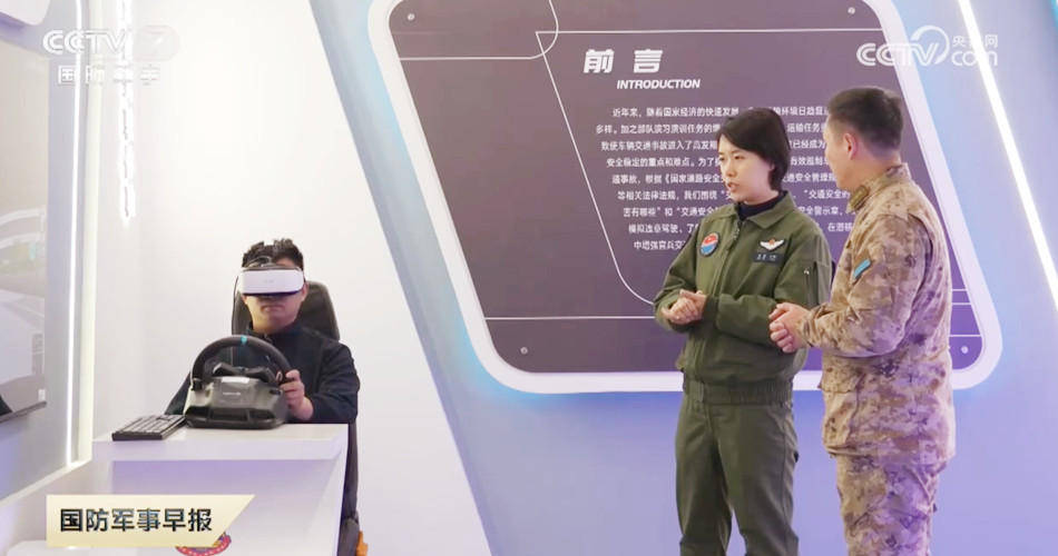 昂扬奋进强军路 军队代表委员积极贡献务实良策_张潇_古清月_助学